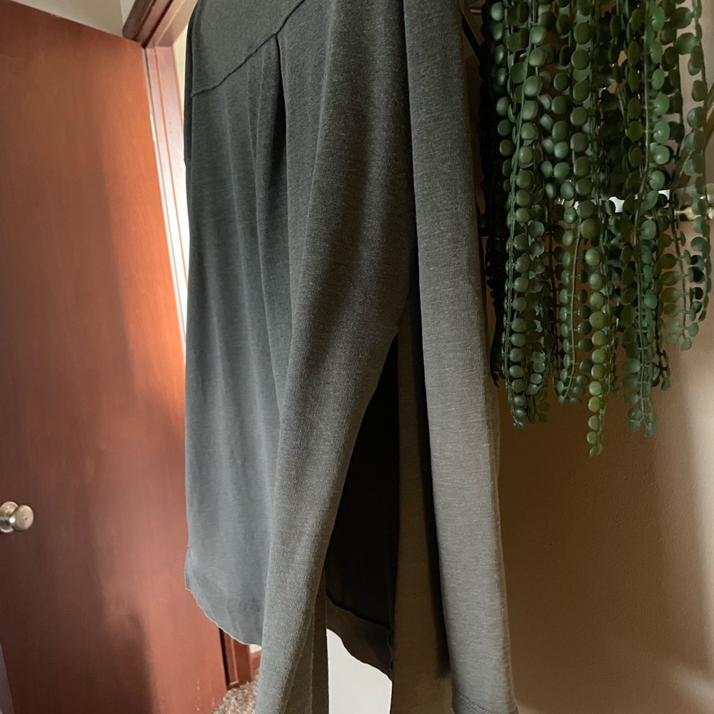 Z Supply Weekender top - Picture 6 of 6